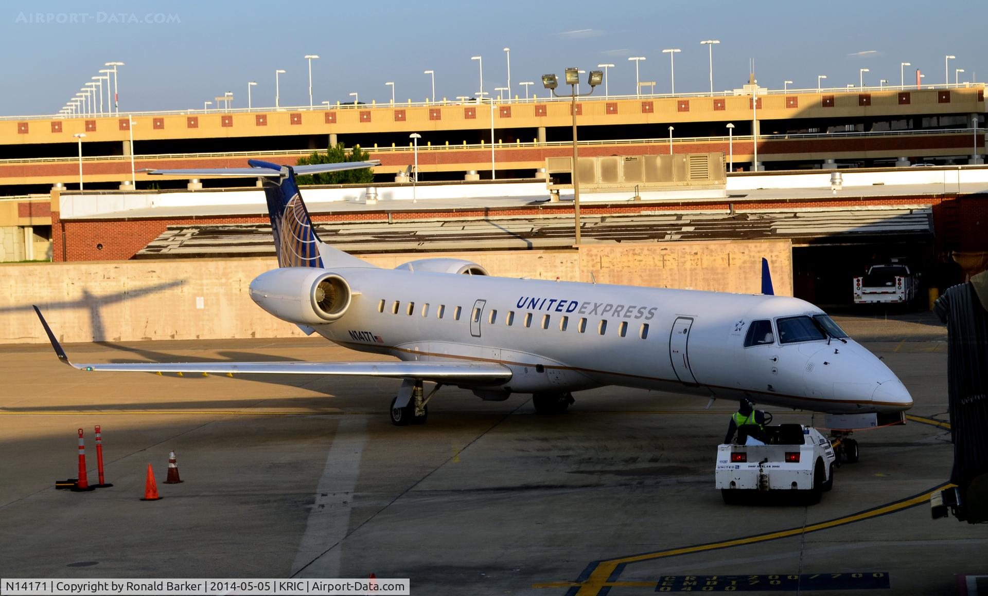 N14171, 2004 Embraer ERJ-145XR (EMB-145XR) C/N 14500859, Pushback Richmond