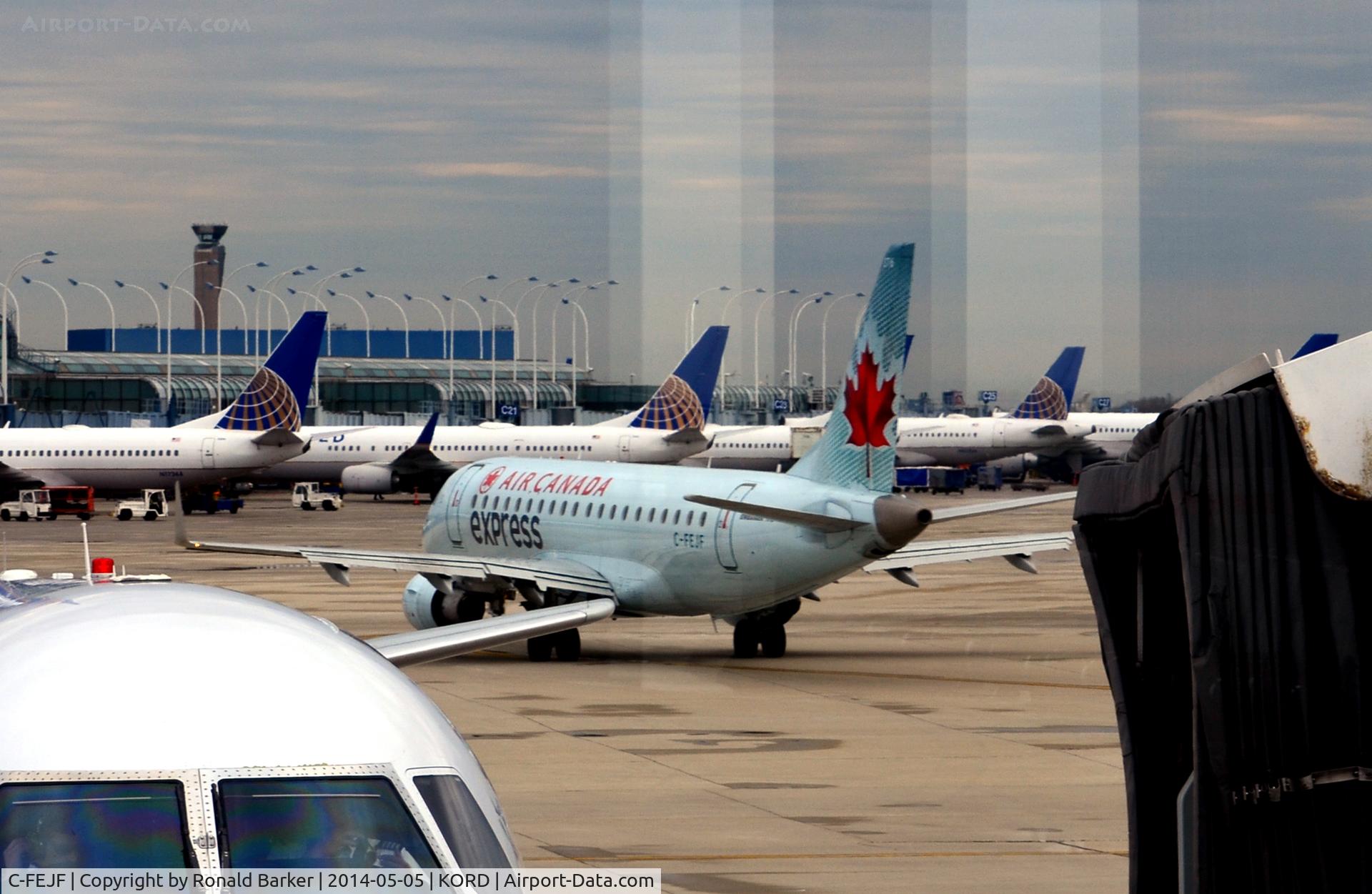 C-FEJF, 2005 Embraer 175SU (ERJ-170-200SU) C/N 17000091, Taxi O'Hare