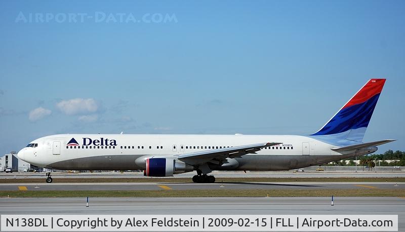 N138DL, 1991 Boeing 767-332 C/N 25409, Ft. Lauderdale