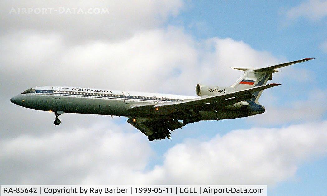RA-85642, 1988 Tupolev Tu-154M C/N 88A778, Tupolev Tu-154M [88A-778] (Aeroflot) Heathrow~G 11/05/1999. On finals 27L.