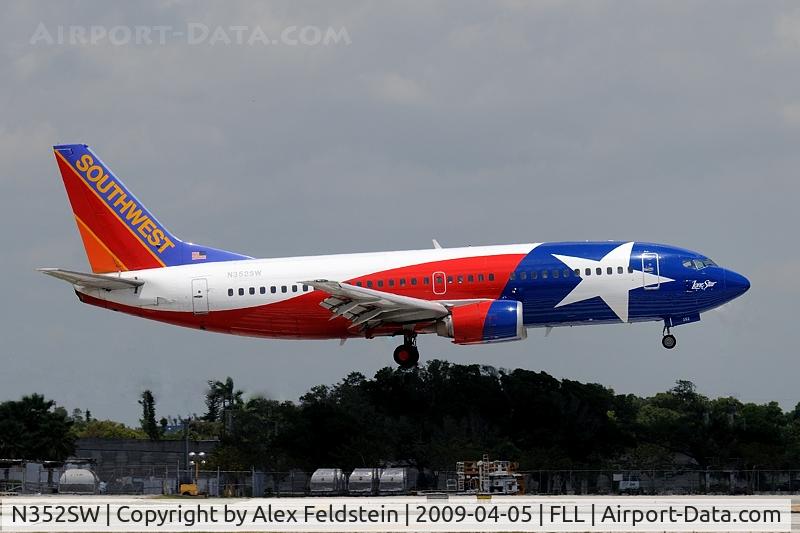 N352SW, 1990 Boeing 737-3H4 C/N 24888, Ft. Lauderdale