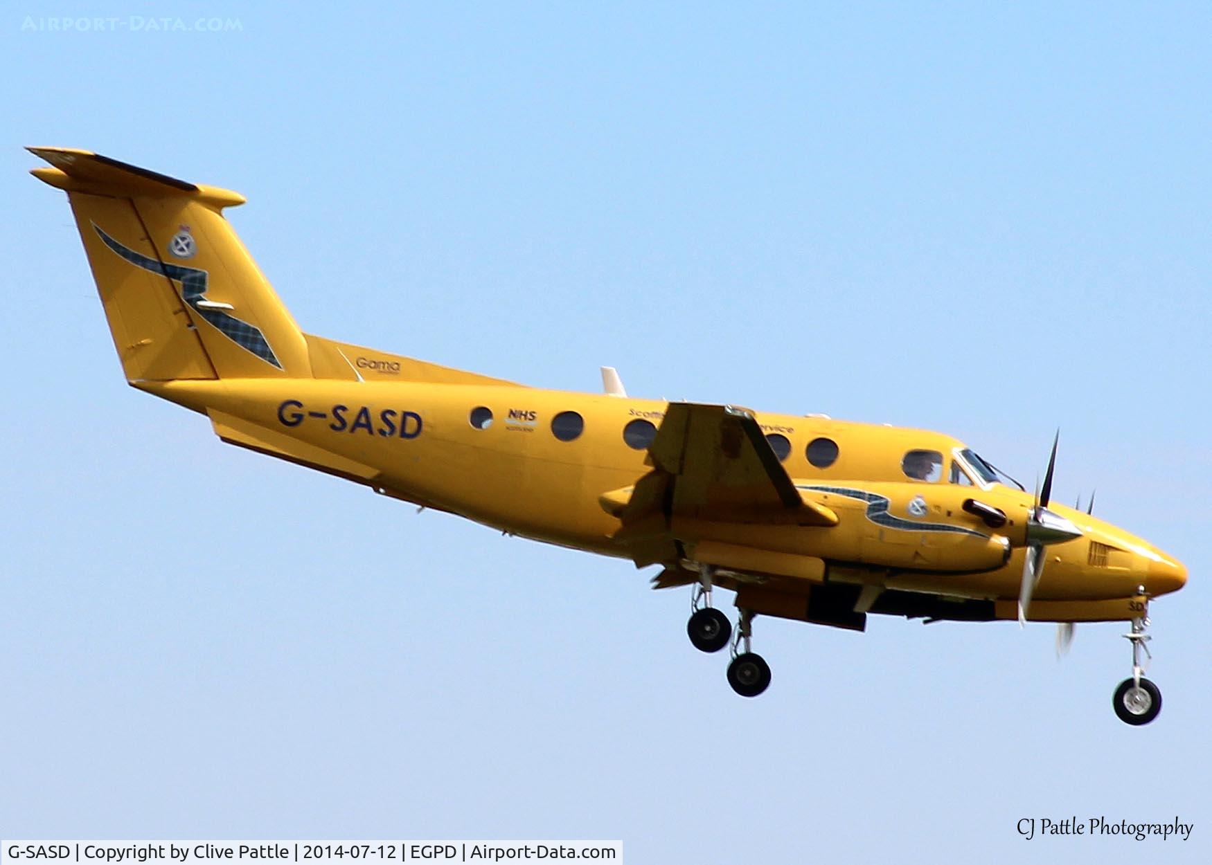 G-SASD, 2005 Beech B200C Super King Air King Air C/N BL-151, Short finals to home base at Aberdeen