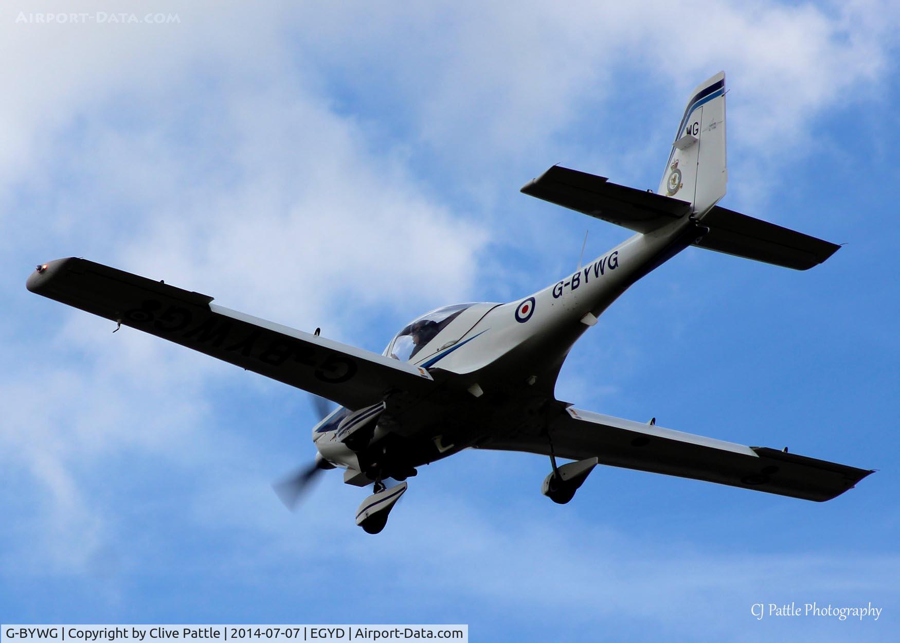 G-BYWG, 2000 Grob G-115E Tutor T1 C/N 82142/E, Tutor Underside