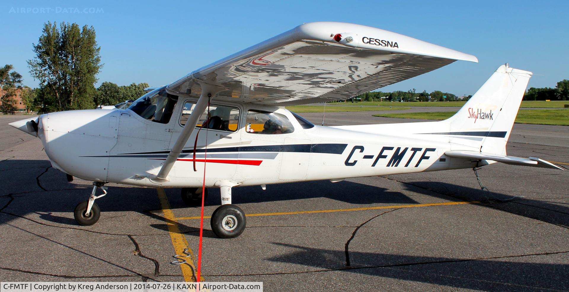 C-FMTF, 2002 Cessna 172S Skyhawk C/N 172S9217, Cessna 172S Skyhawk on the line.