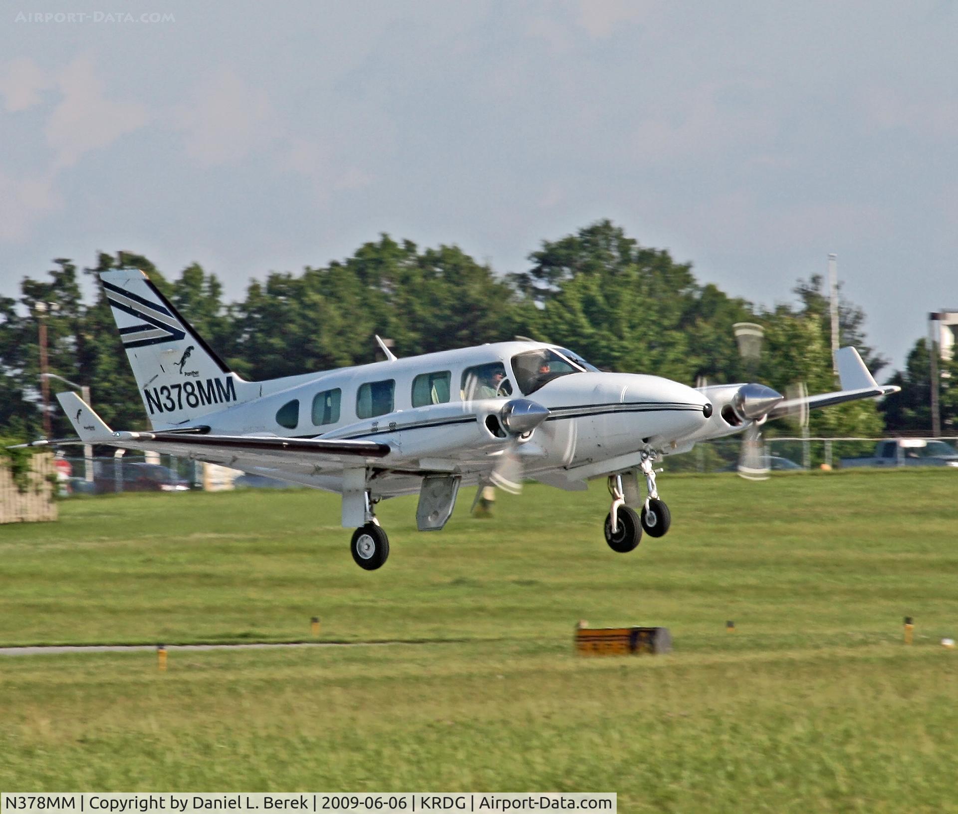 N378MM, 1978 Piper PA-31-325 Navajo C/R C/N 31-7812118, A sharp-looking Piper Navajo comes in for a landing at Reading.