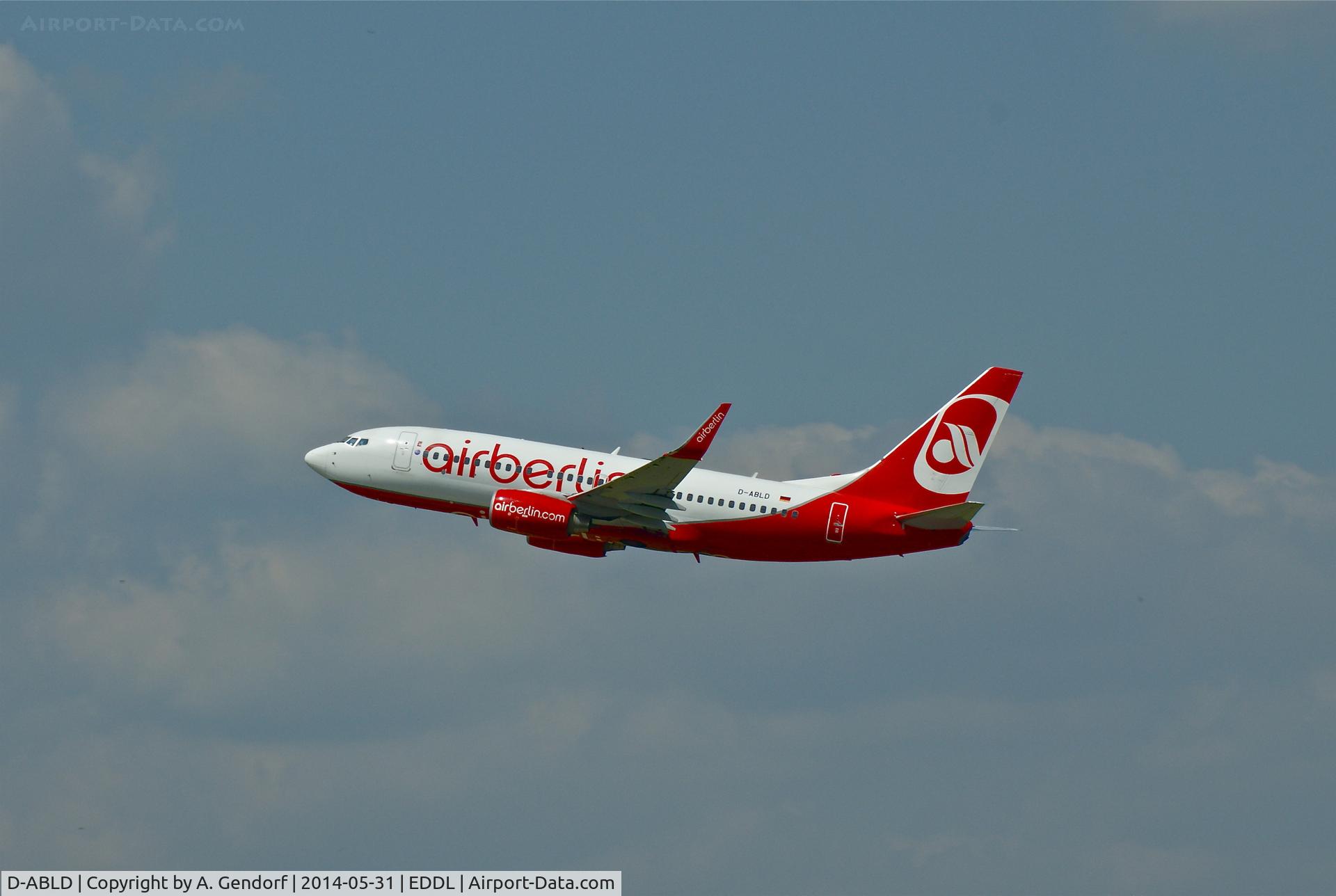 D-ABLD, 2008 Boeing 737-76J C/N 36117, Air Berlin, is here departing Düsseldorf Int'l(EDDL) with a very low climb rate