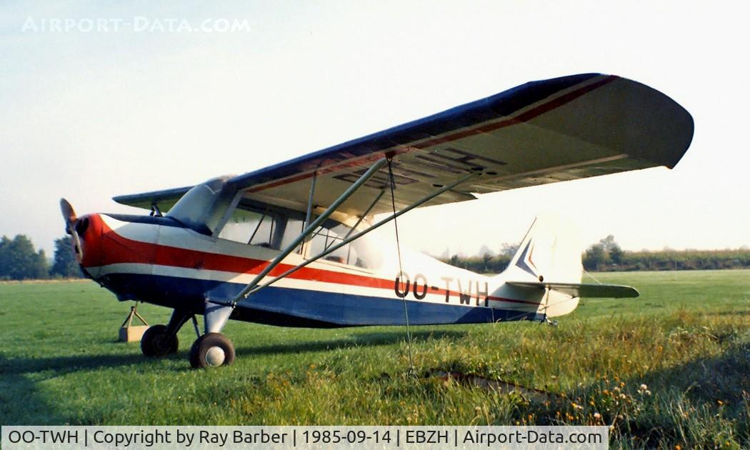 OO-TWH, 1947 Aeronca 7AC Champion C/N 7AC-2633, Aeronca 7AC Champion [7AC-2633] Kiewit-Hasselt~OO 14/09/1985. From a slide.