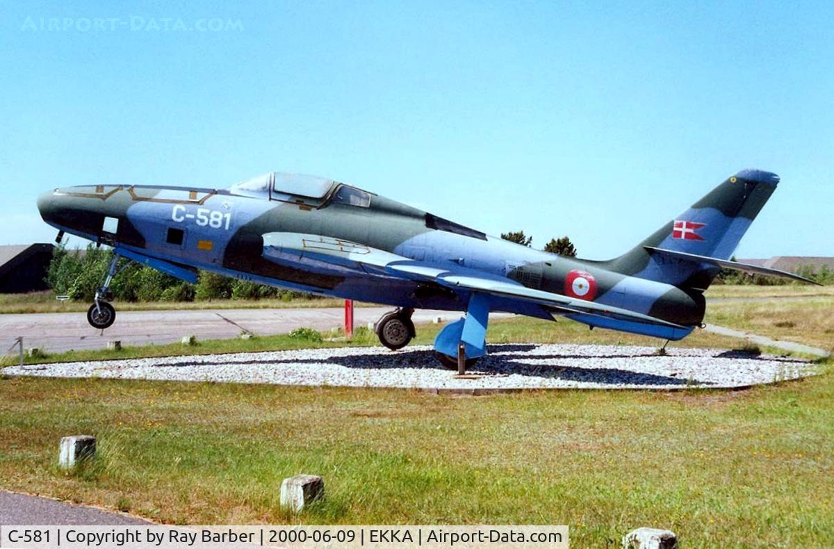 C-581, 1953 Republic RF-84F Thunderflash C/N 633, Republic RF-84F Thunderflash [633] (Royal Danish Air Force) Karup~OY 09/06/2000