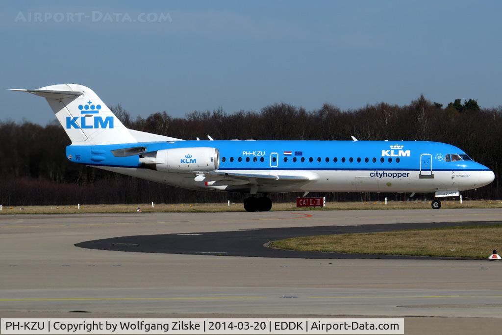 PH-KZU, 1995 Fokker 70 (F-28-0070) C/N 11543, visitor