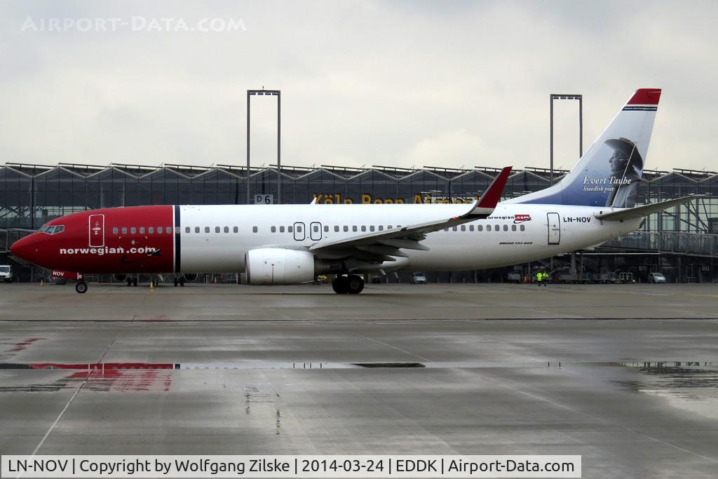 LN-NOV, 2010 Boeing 737-8FZ C/N 31713, visitor