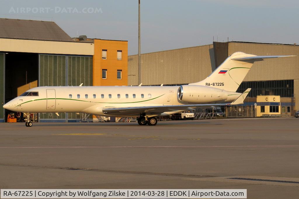 RA-67225, 2009 Bombardier BD-700-1A11 Global 5000 C/N 9376, visitor