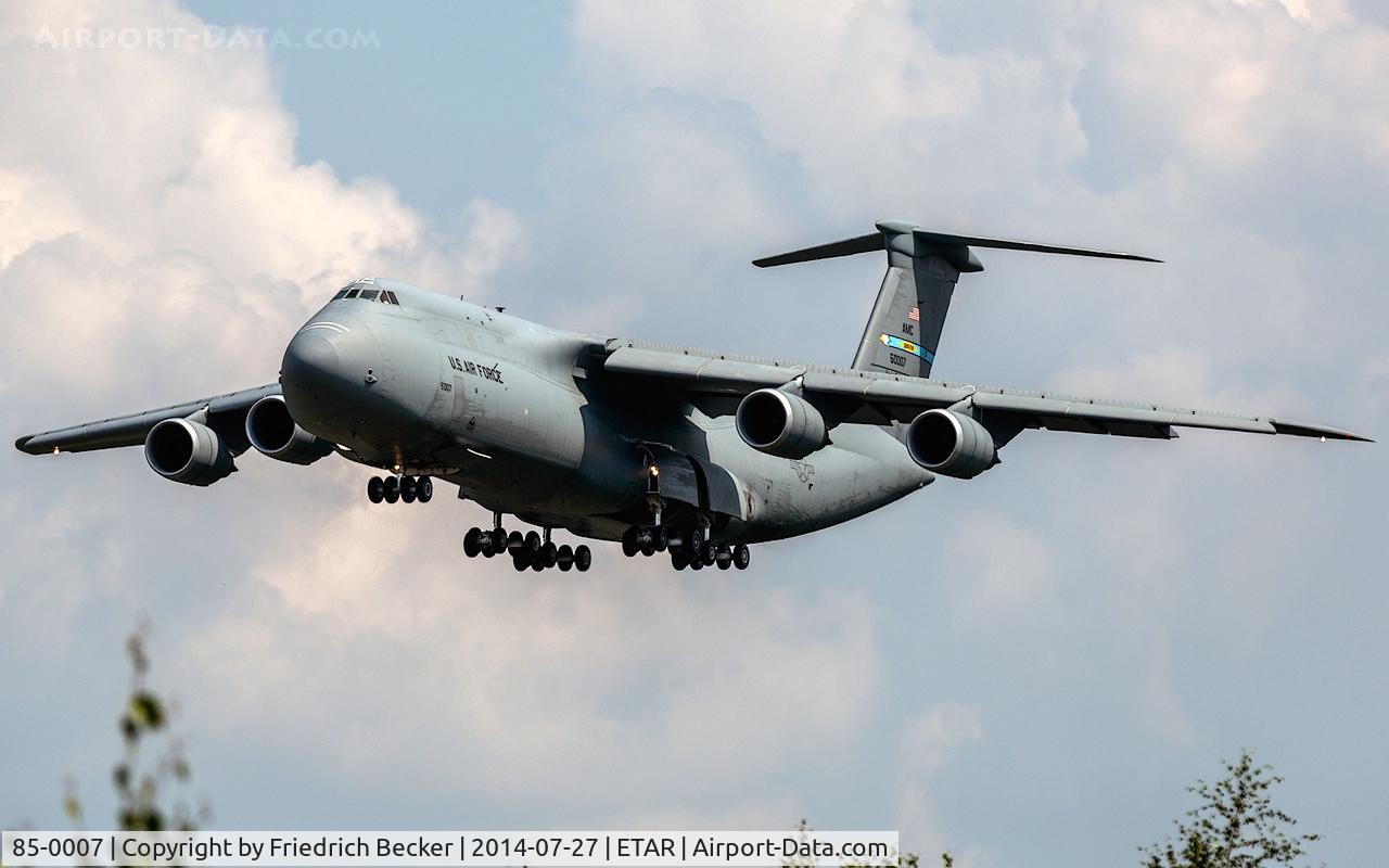 85-0007, 1985 Lockheed C-5M Super Galaxy C/N 500-0093, on final RW26