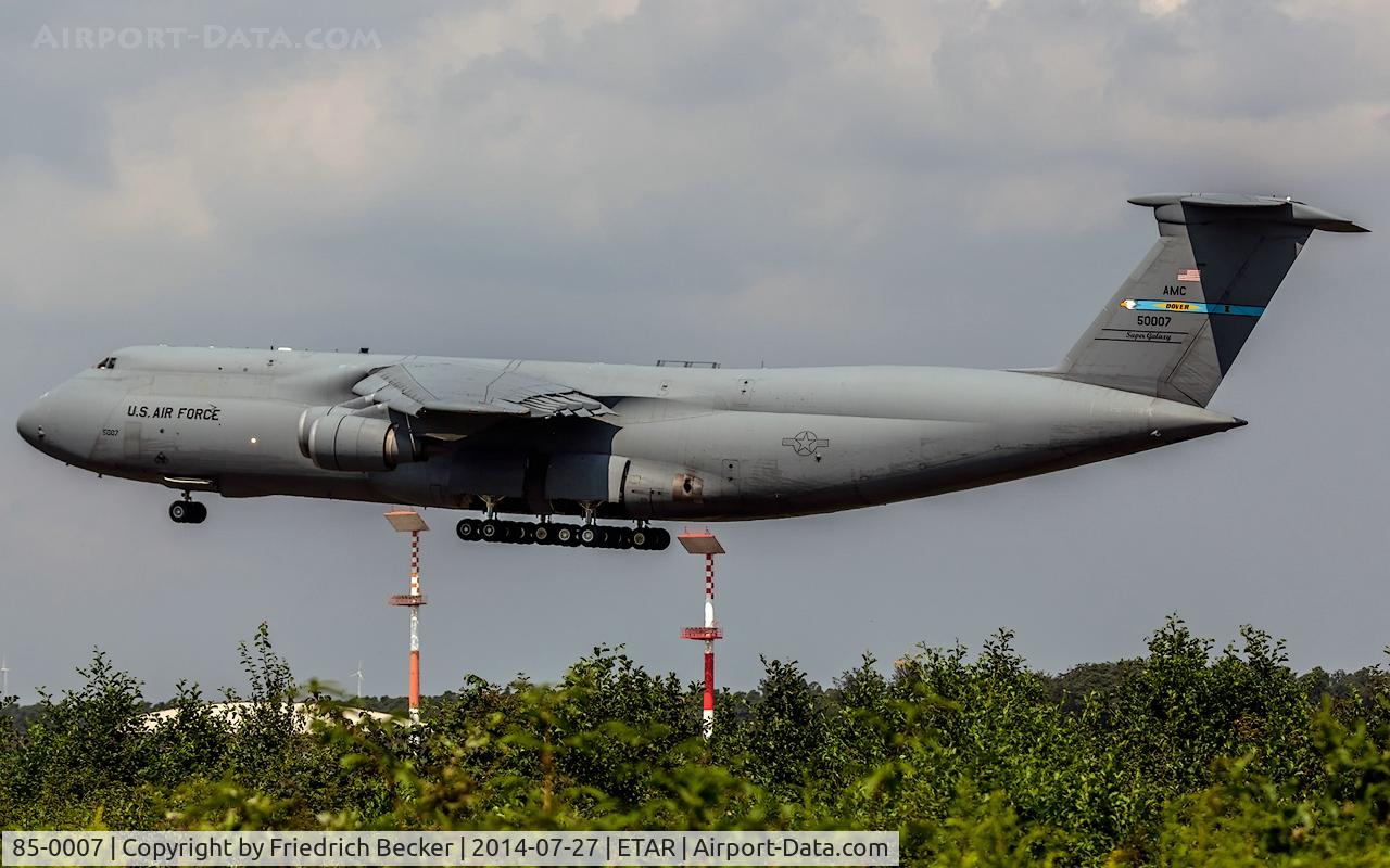85-0007, 1985 Lockheed C-5M Super Galaxy C/N 500-0093, on final RW26