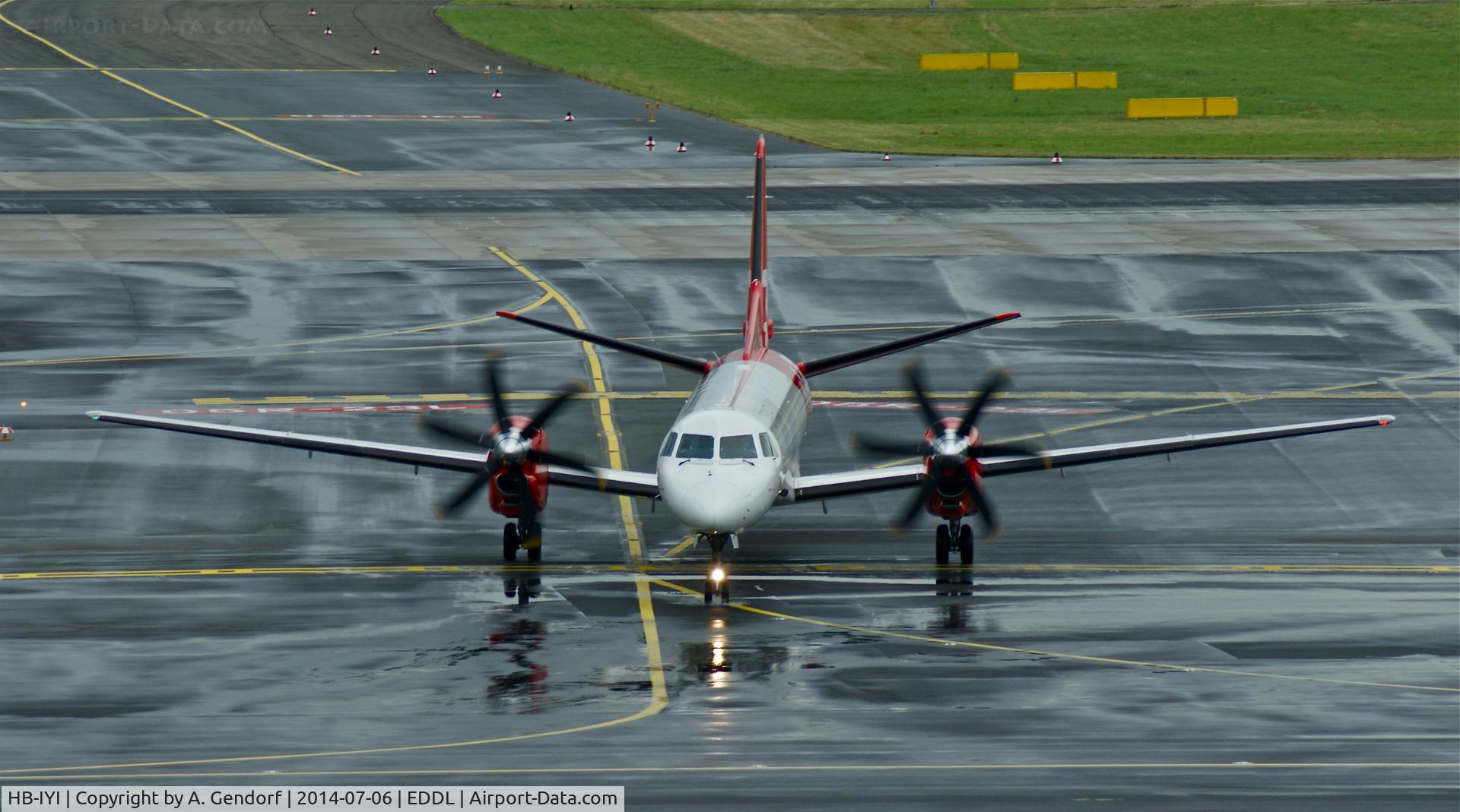 HB-IYI, 1995 Saab 2000 C/N 2000-016, Darwin Airline (OLT cs.), is here eye to eye shortly after landing at Düsseldorf Int'l(EDDL)