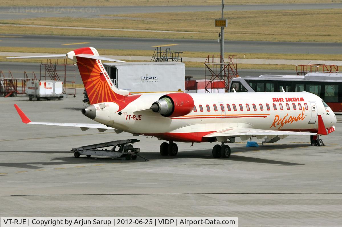 VT-RJE, 2001 Canadair CRJ-700 (CL-600-2C10) Regional Jet C/N 10029, On the tarmac at IGIA T-3.