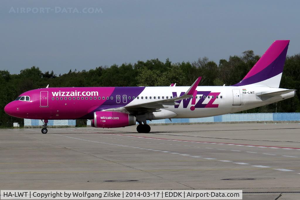 HA-LWT, 2013 Airbus A320-232 C/N 5615, visitor