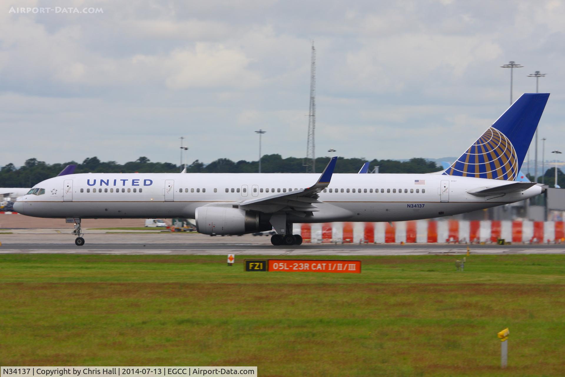 N34137, 1999 Boeing 757-224 C/N 30229, United