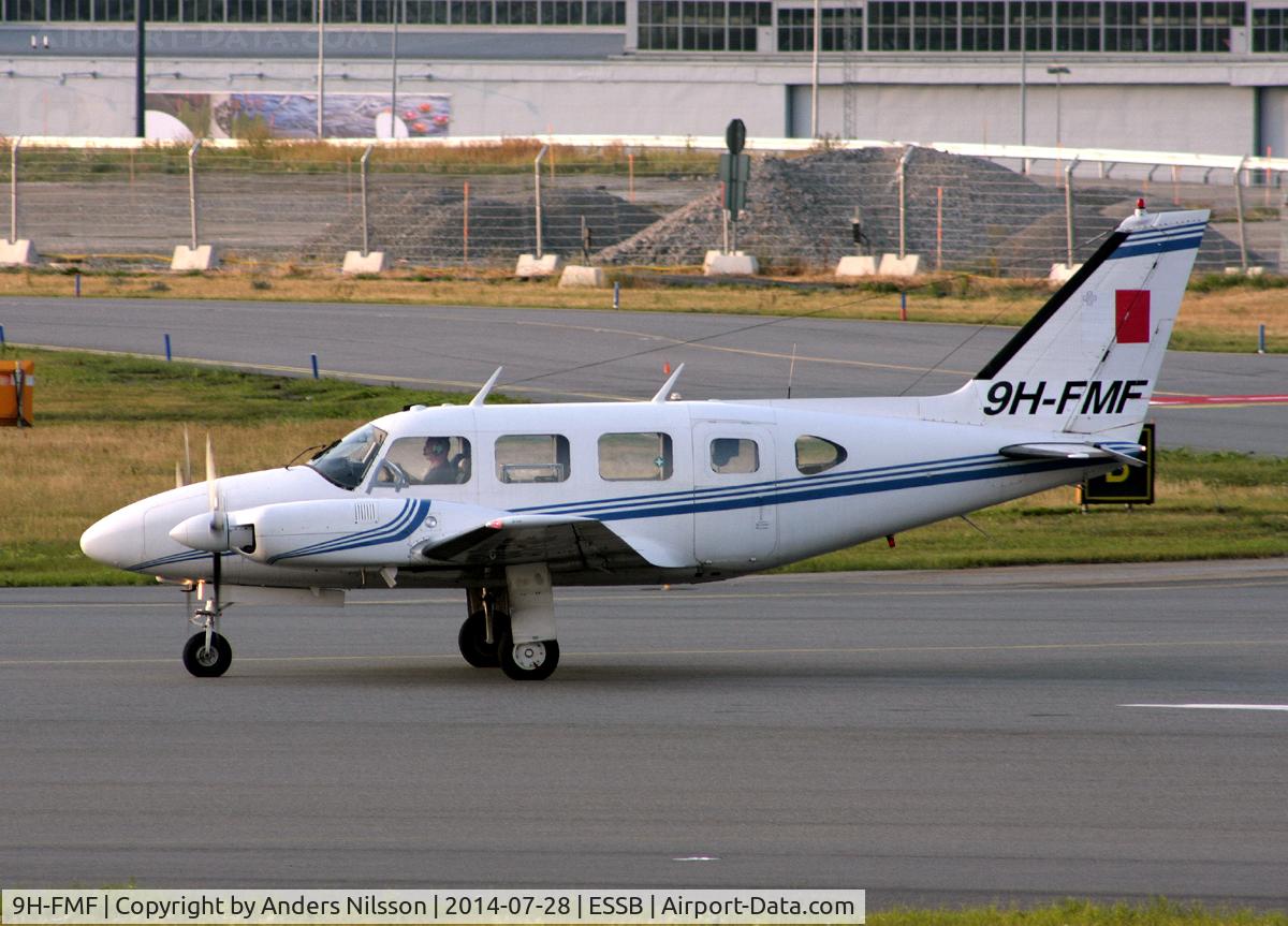 9H-FMF, 1968 Piper PA-31 Turbo Navajo C/N 31-245, Lining up runway 30.
