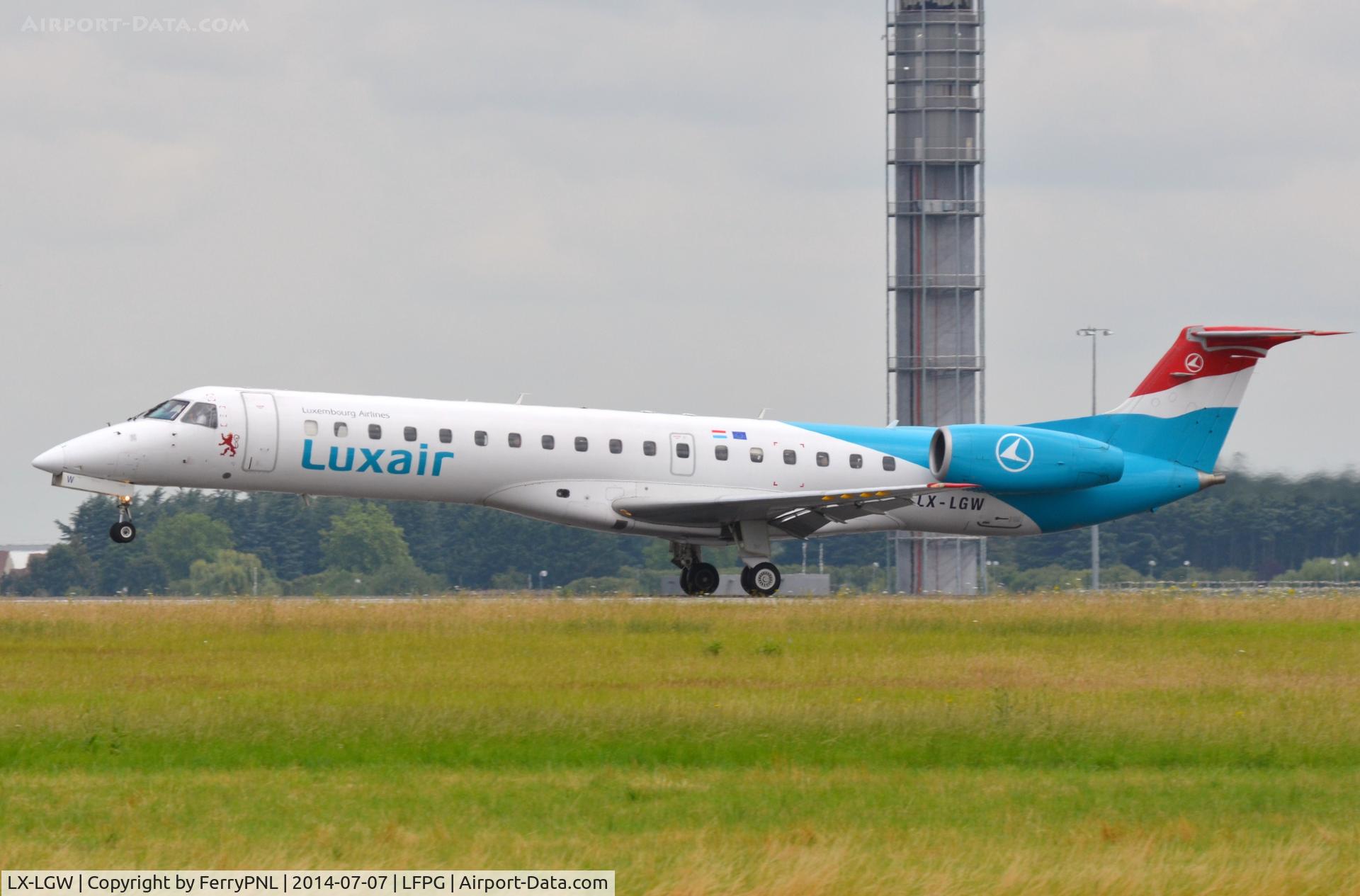 LX-LGW, 1999 Embraer EMB-145LU (ERJ-145LU) C/N 145135, Luxair EMB145 landing after its short hop from LUX