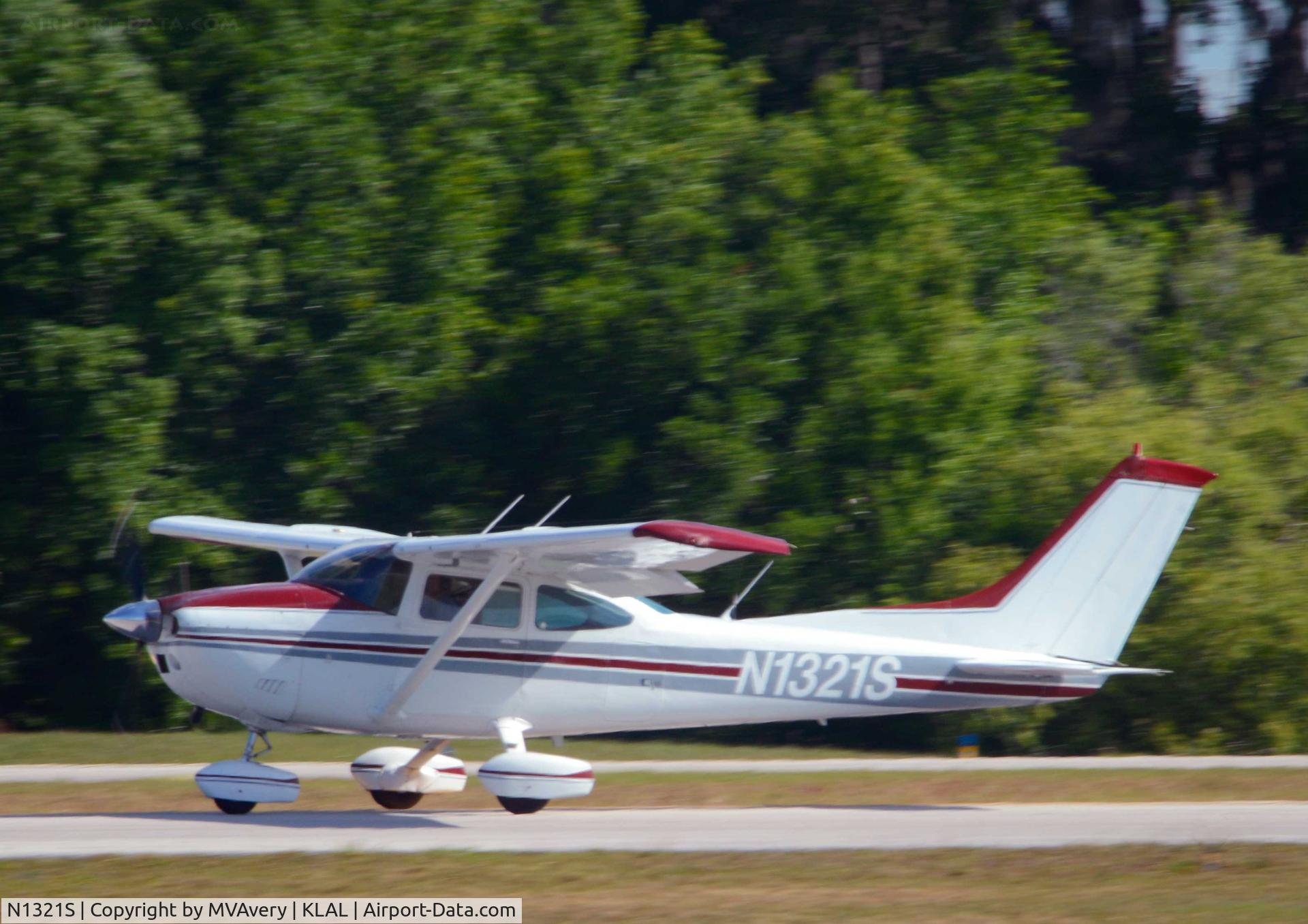 N1321S, 1976 Cessna 182P Skylane C/N 18264885, 2014 Sun n Fun