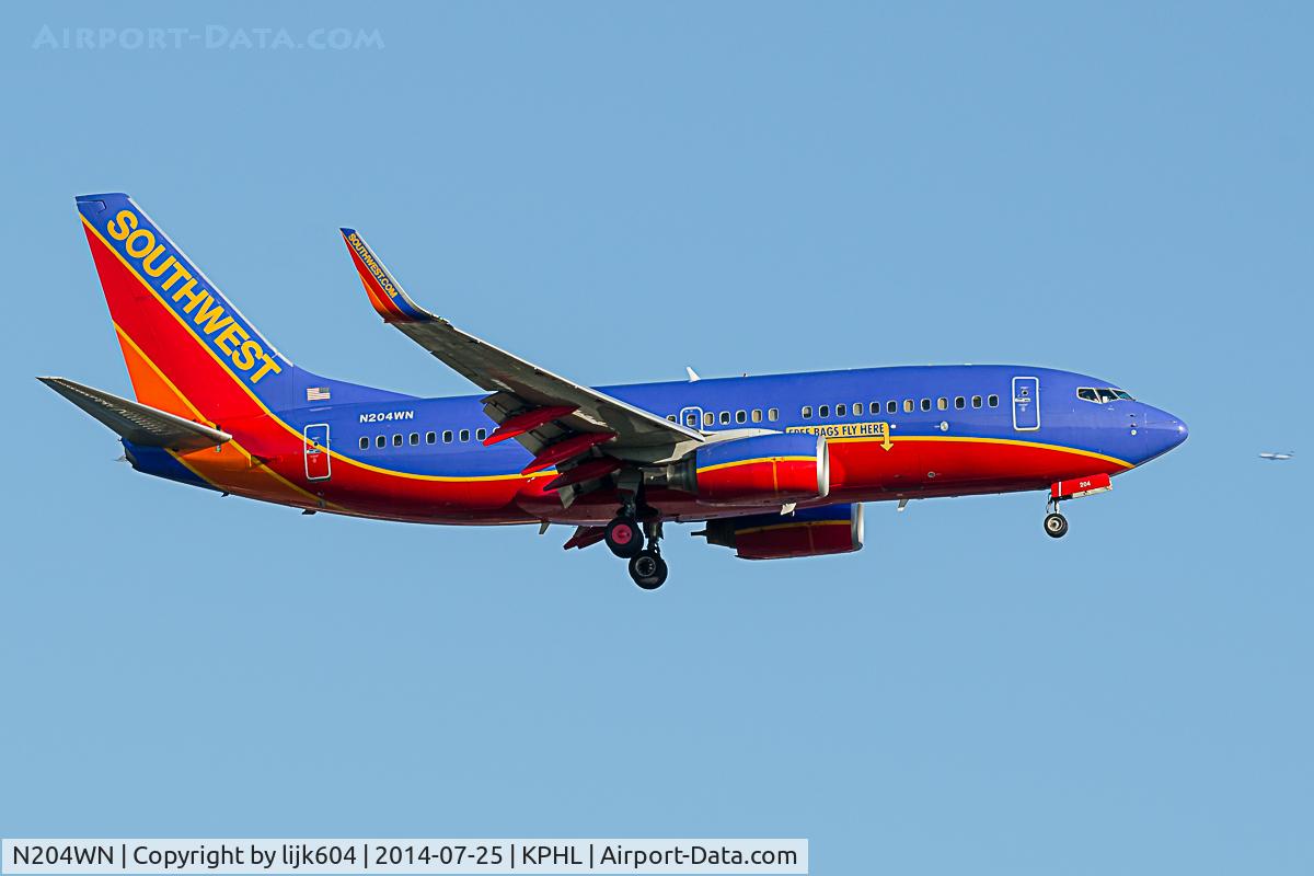 N204WN, 2005 Boeing 737-7H4 C/N 29855, Final 27R