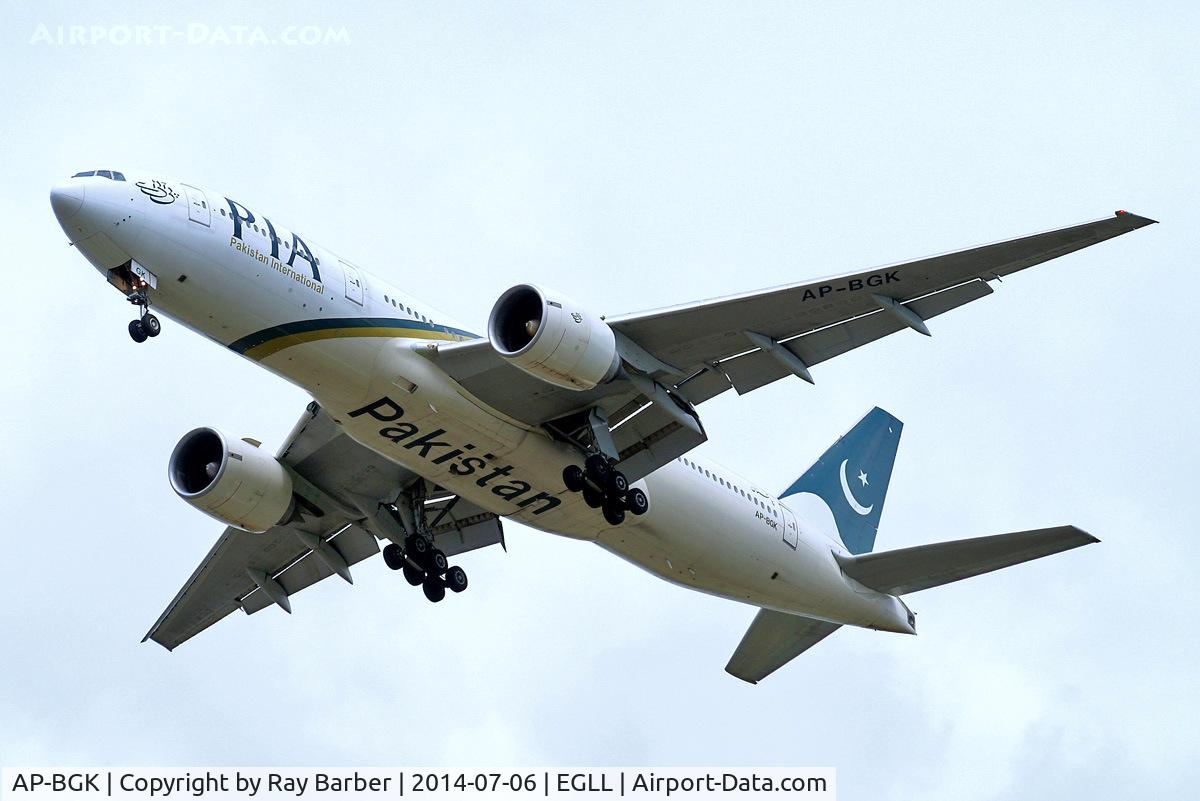 AP-BGK, 2004 Boeing 777-240/ER C/N 33776, Boeing 777-240ER [33776] (Pakistan International Airlines) Home~G 06/07/2014. On approach 27R.