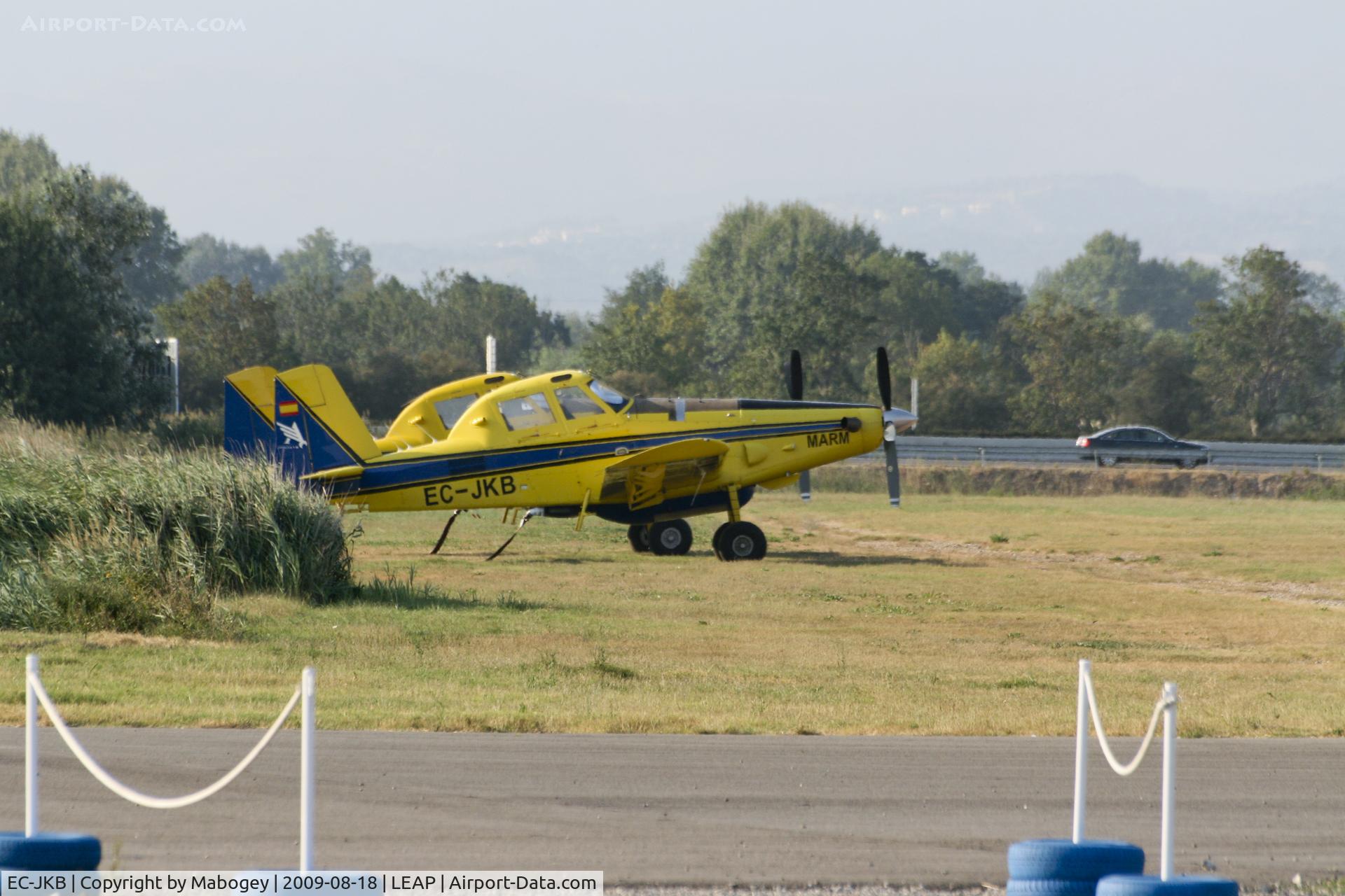 EC-JKB, 2005 Air Tractor AT-802 C/N 802-0176, Air Tractors ready to fight fires @ Empuria Brava Airfield, Spain..!