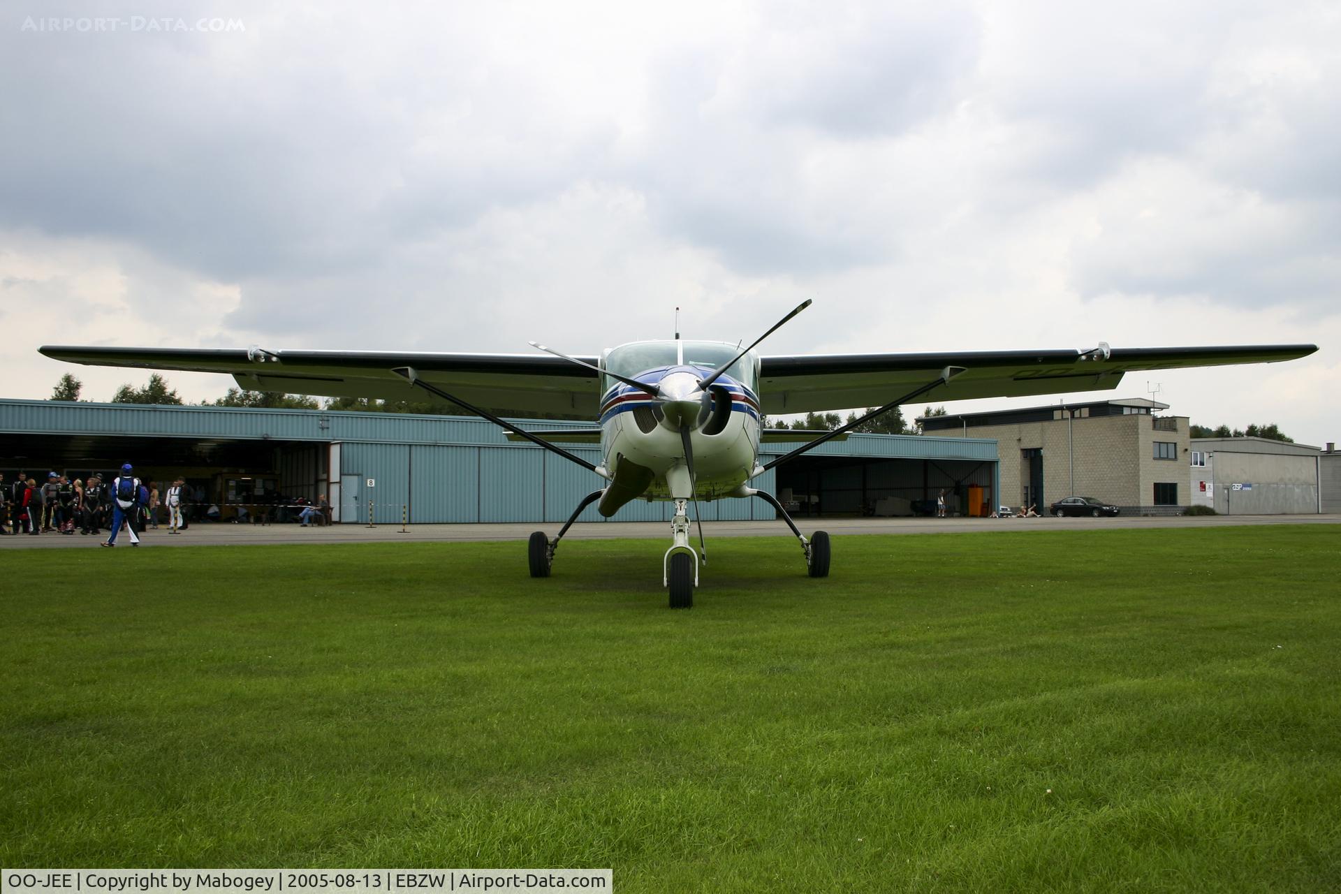 OO-JEE, 2001 Cessna 208B Grand Caravan C/N 208B0879, The OO-JEE with the old engine...