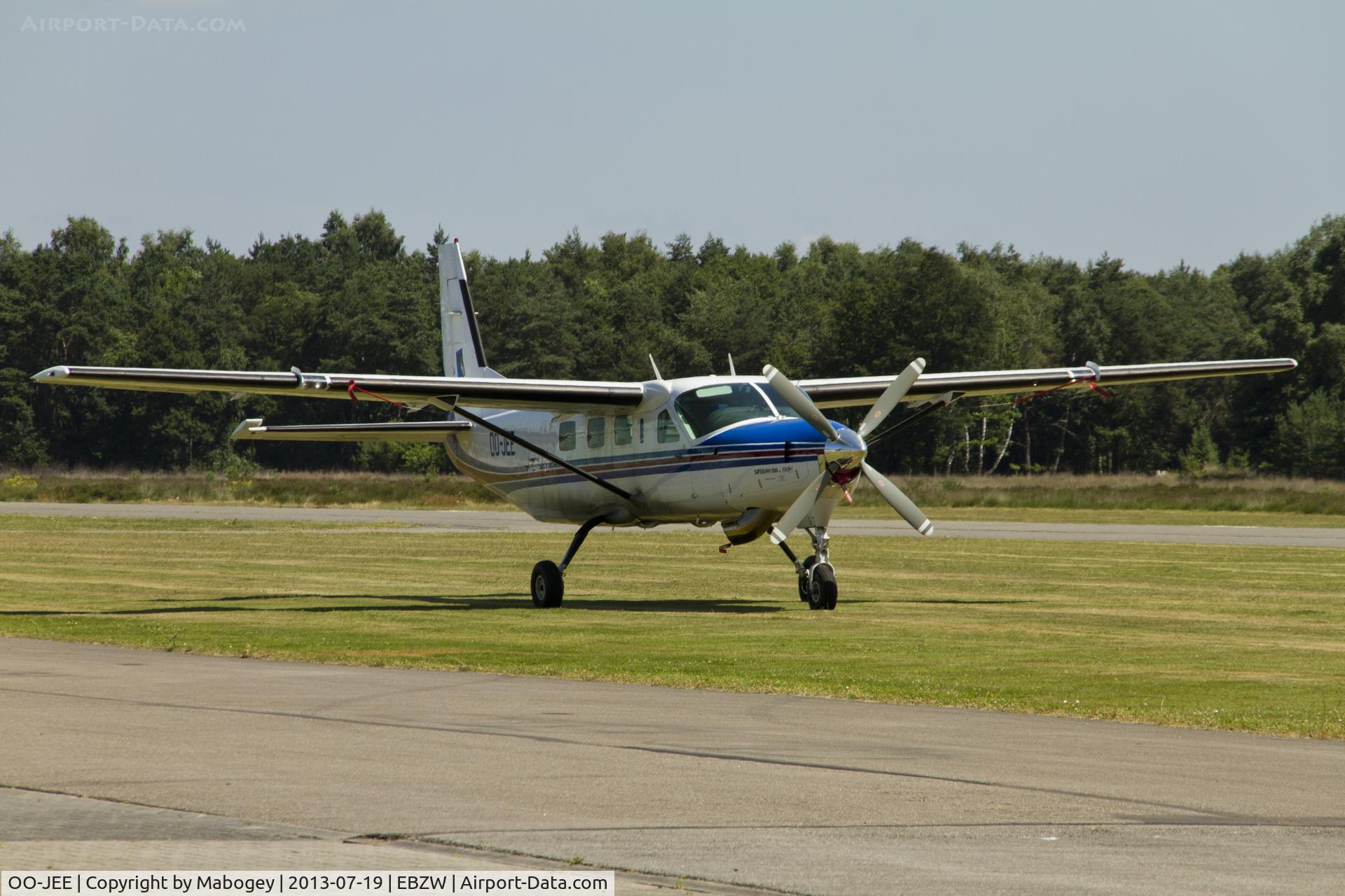 OO-JEE, 2001 Cessna 208B Grand Caravan C/N 208B0879, The OO-JEE with the new more powerfull engine. Now being a Supervan 900...