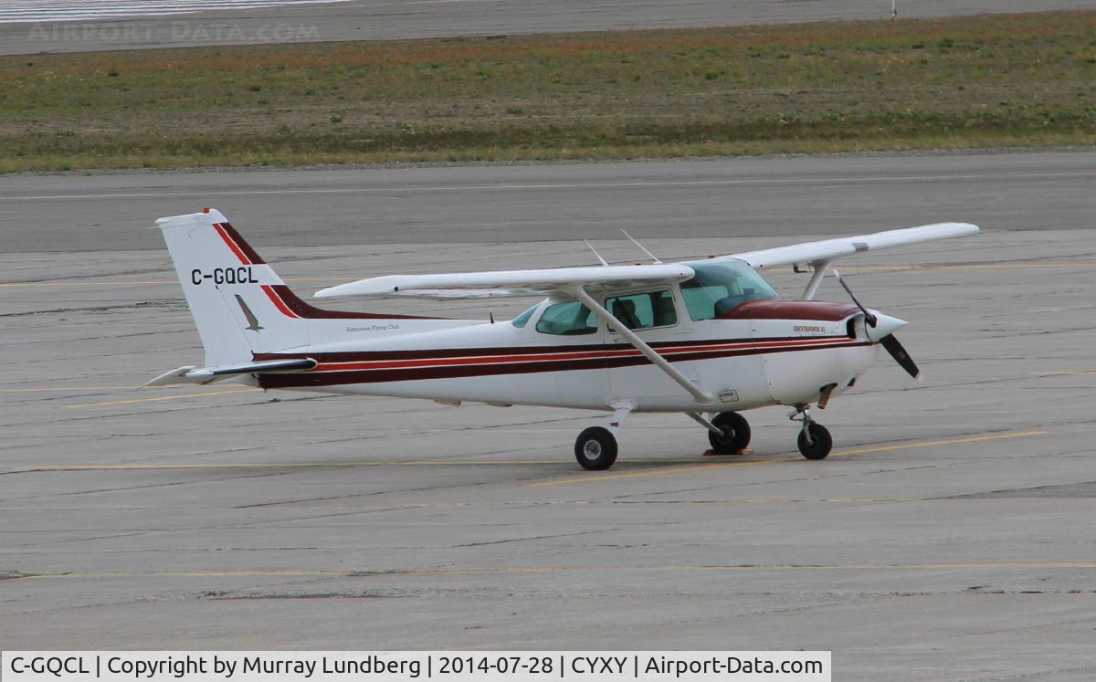 C-GQCL, 1982 Cessna 172P C/N 17275622, On the ramp at Whitehorse, Yukon.