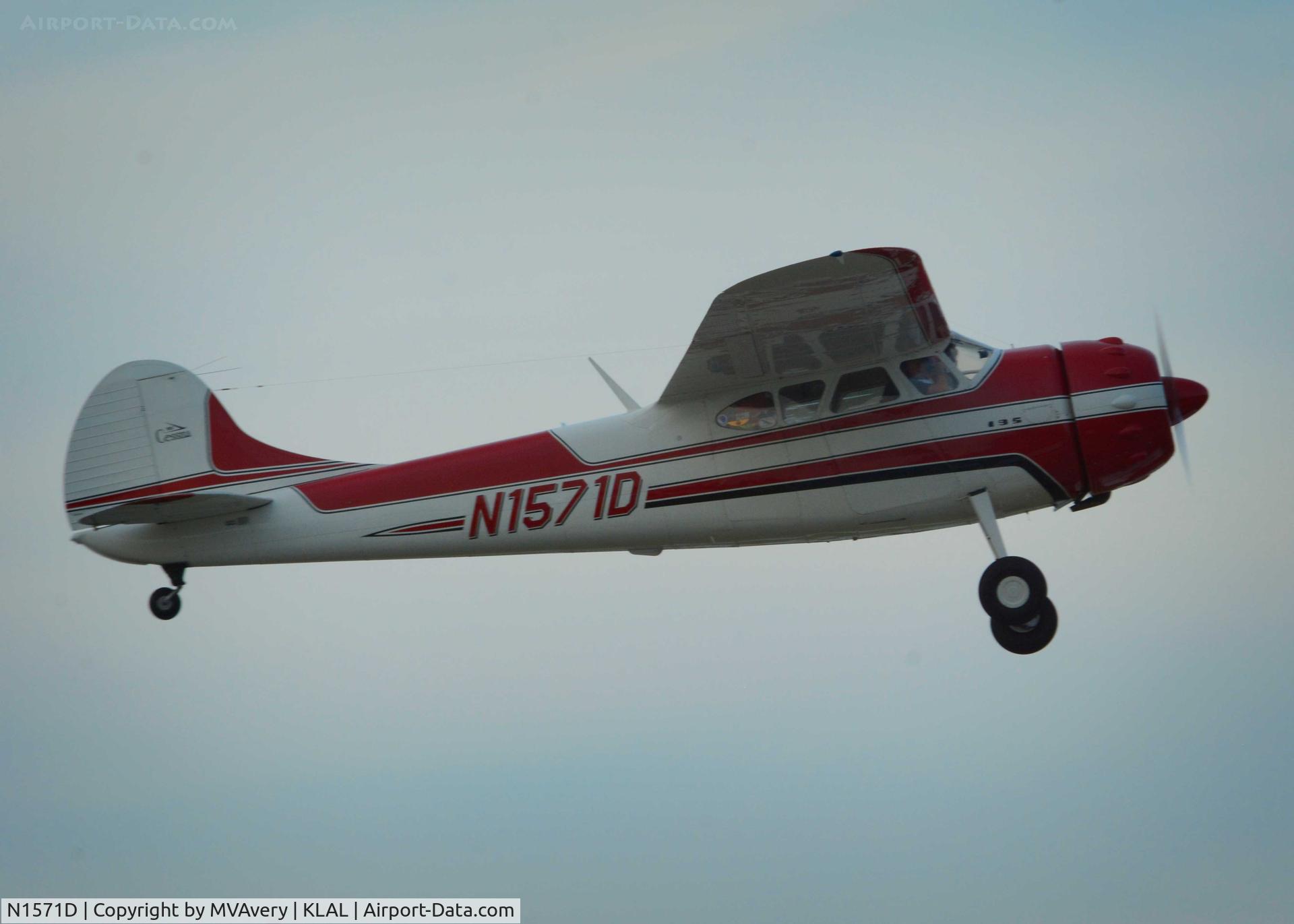 N1571D, 1952 Cessna 195A C/N 7793, 2014 Sun n Fun