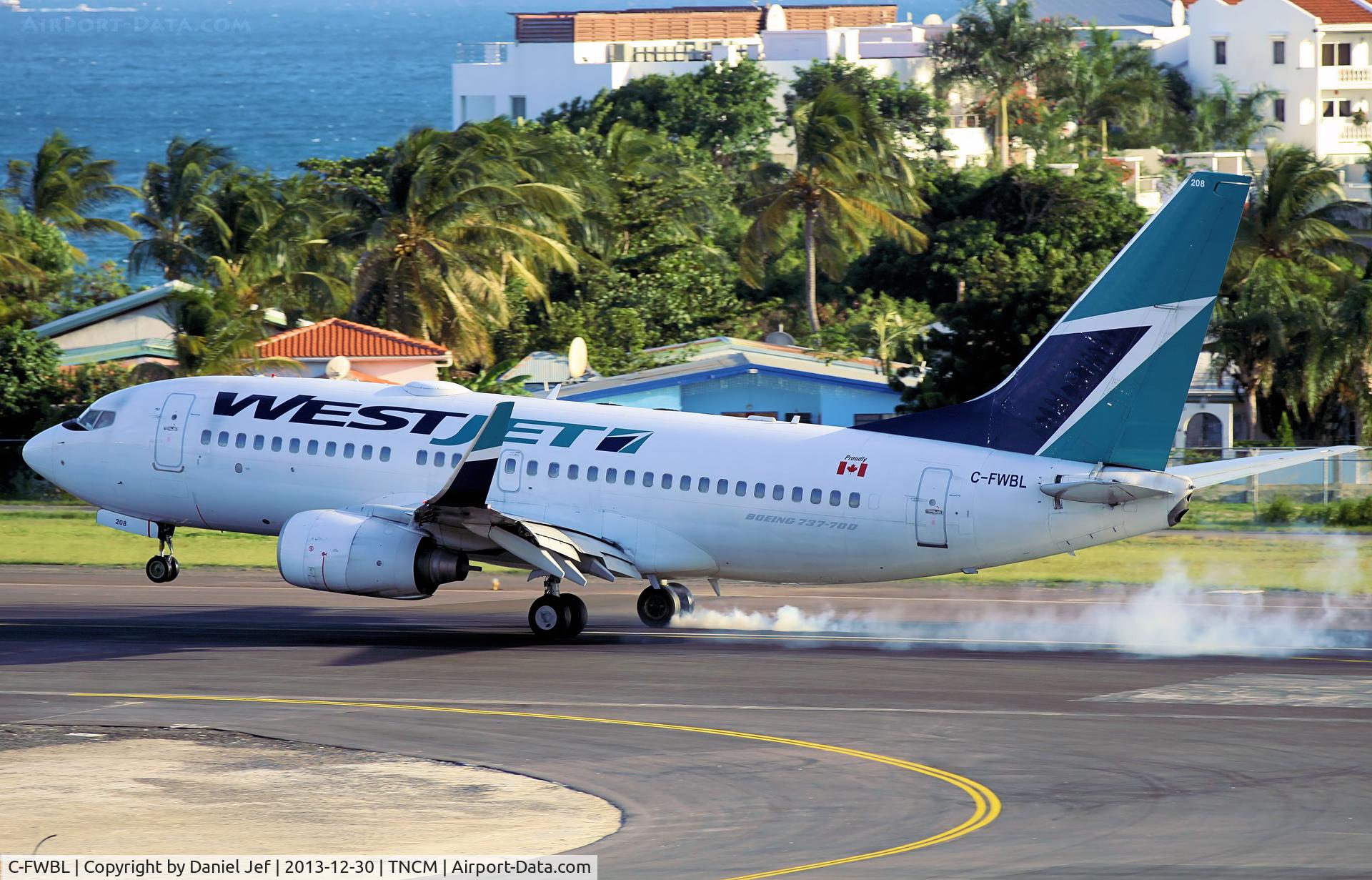 C-FWBL, 2003 Boeing 737-7CT C/N 32750, C-FWBL