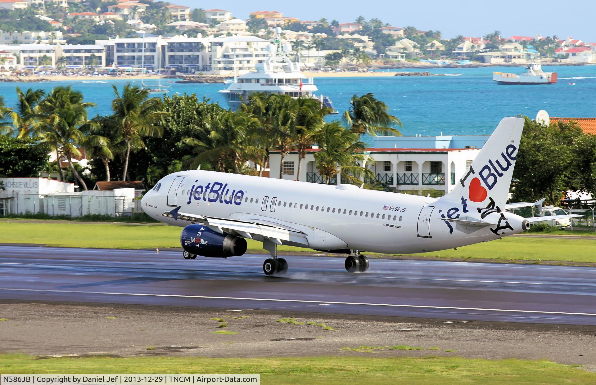N586JB, 2004 Airbus A320-232 C/N 2160, N586JB