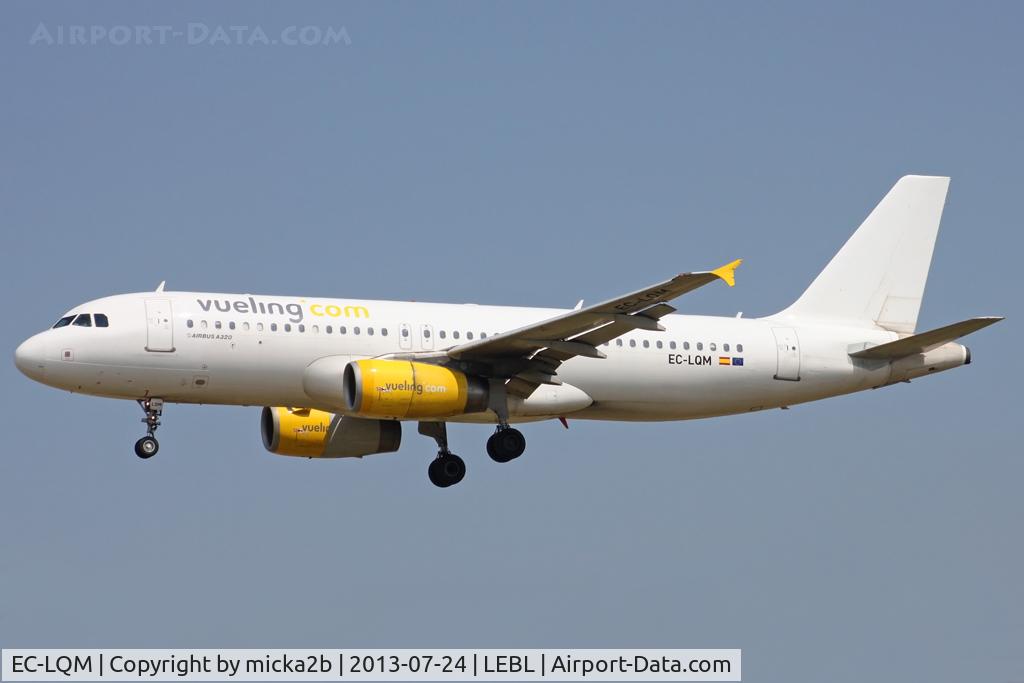 EC-LQM, 2004 Airbus A320-232 C/N 2223, Landing. Scrapped in february 2021.