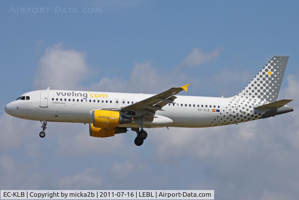 EC-KLB, 2007 Airbus A320-214 C/N 3321, Landing