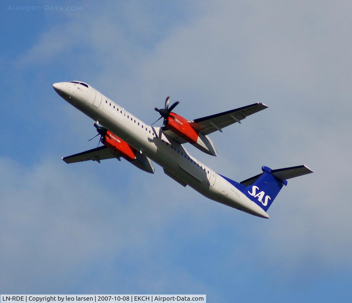LN-RDE, 2000 De Havilland Canada DHC-8-402Q Dash 8 Dash 8 C/N 4020, Copenhagen Kastrup 8.10.07