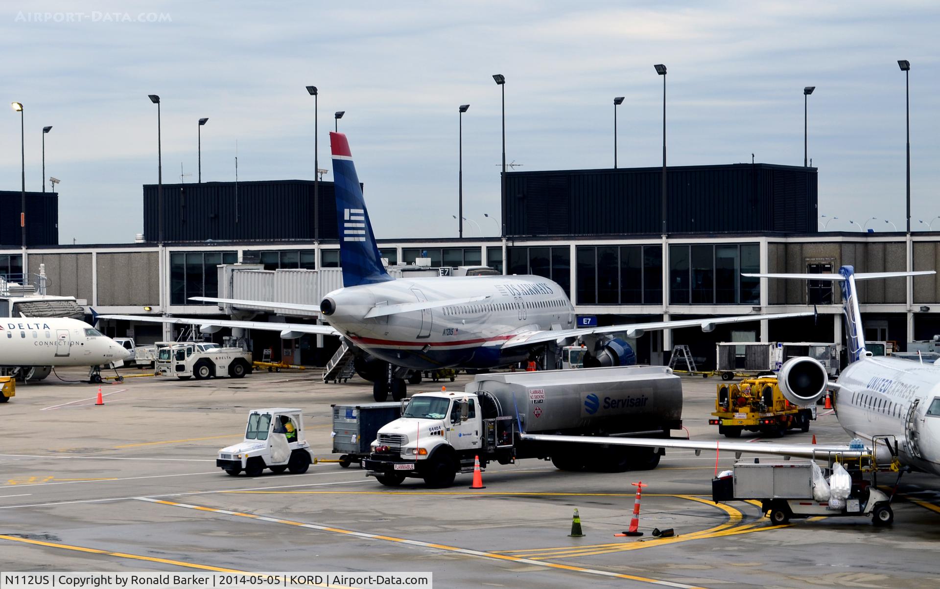 N112US, 1999 Airbus A320-214 C/N 1134, Gate E7  O'Hare