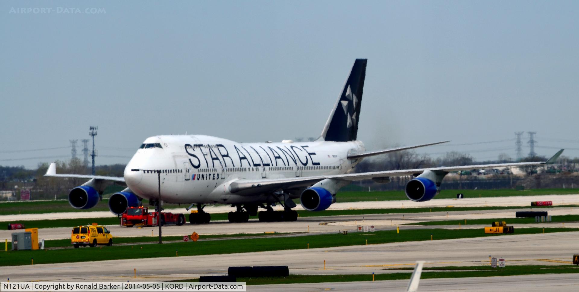 N121UA, 1999 Boeing 747-422 C/N 29167, Taxi O'Hare