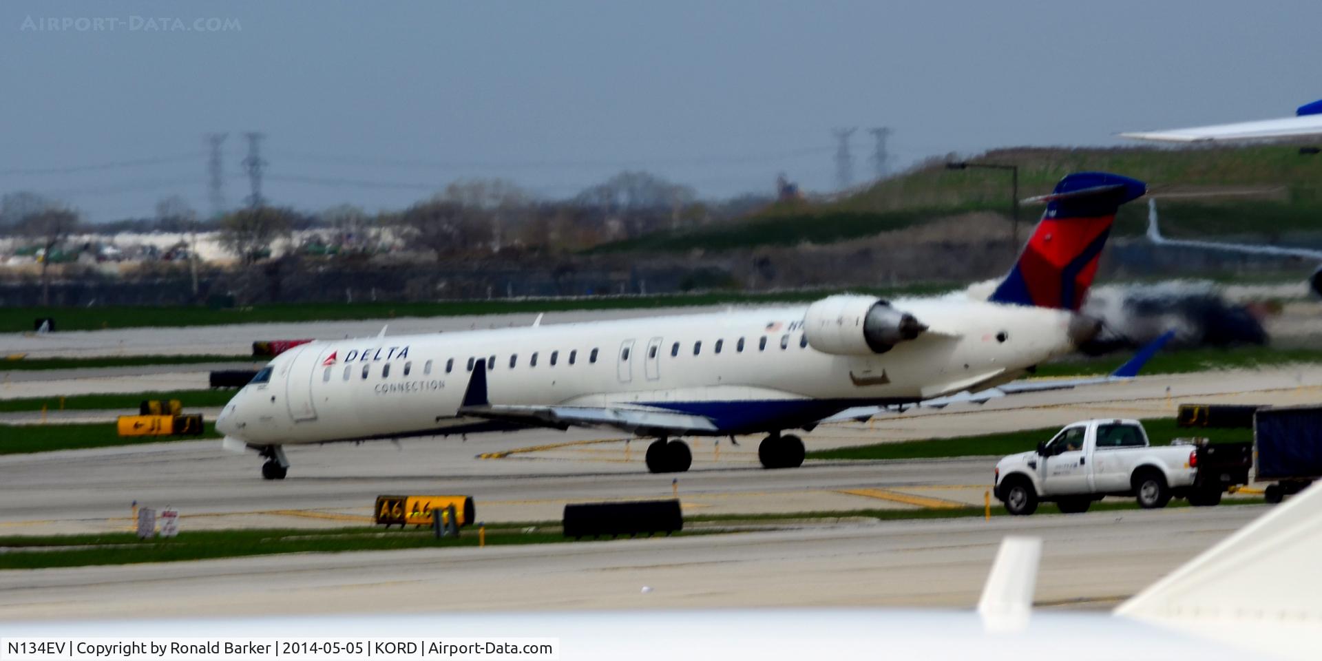 N134EV, 2009 Bombardier CRJ-900ER (CL-600-2D24) C/N 15223, Taxi O'Hare
