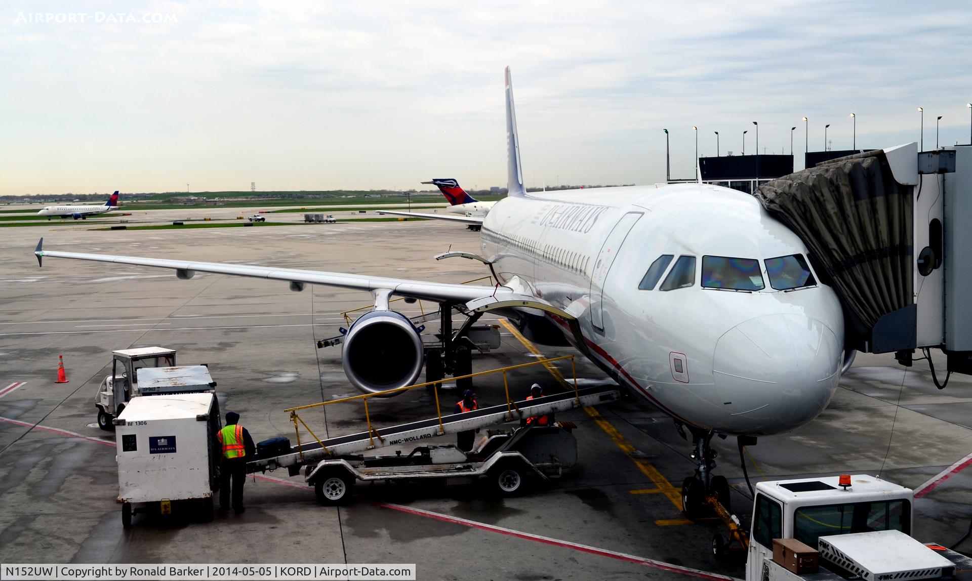 N152UW, 2013 Airbus A321-211 C/N 5588, Parked O'Hare