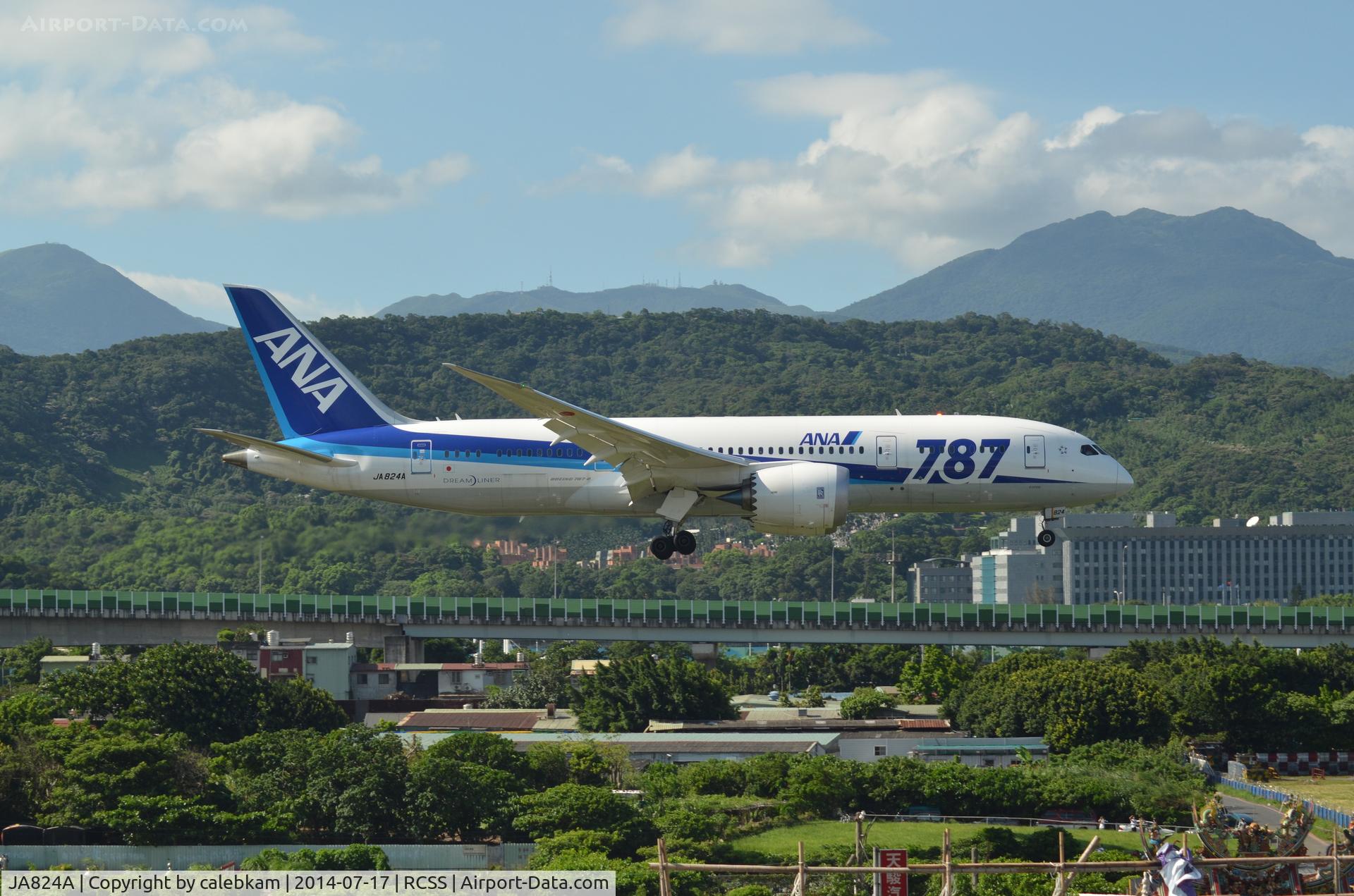 JA824A, 2013 Boeing 787-8 Dreamliner C/N 42247, All Nippon Airways 787-8 at Taipei Songshan Airport