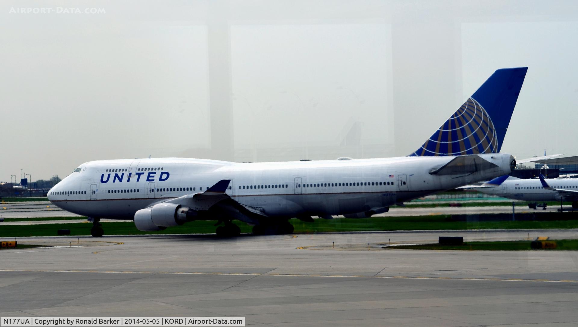 N177UA, 1990 Boeing 747-422 C/N 24384, Taxi O'Hare