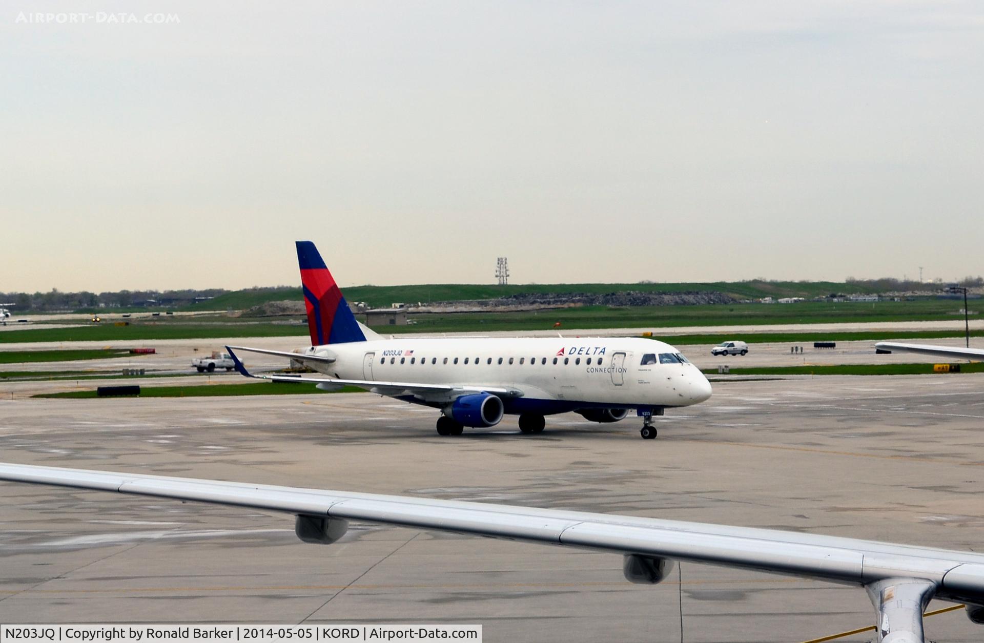 N203JQ, 2008 Embraer 175LR (ERJ-170-200LR) C/N 17000242, Taxi O'Hare