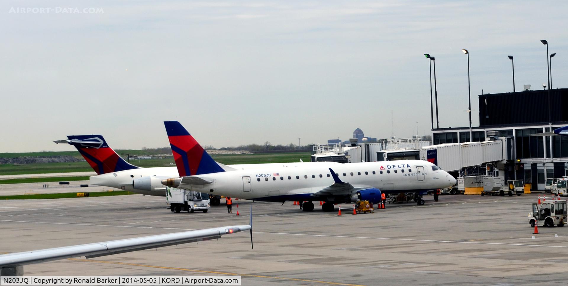 N203JQ, 2008 Embraer 175LR (ERJ-170-200LR) C/N 17000242, Taxi O'Hare