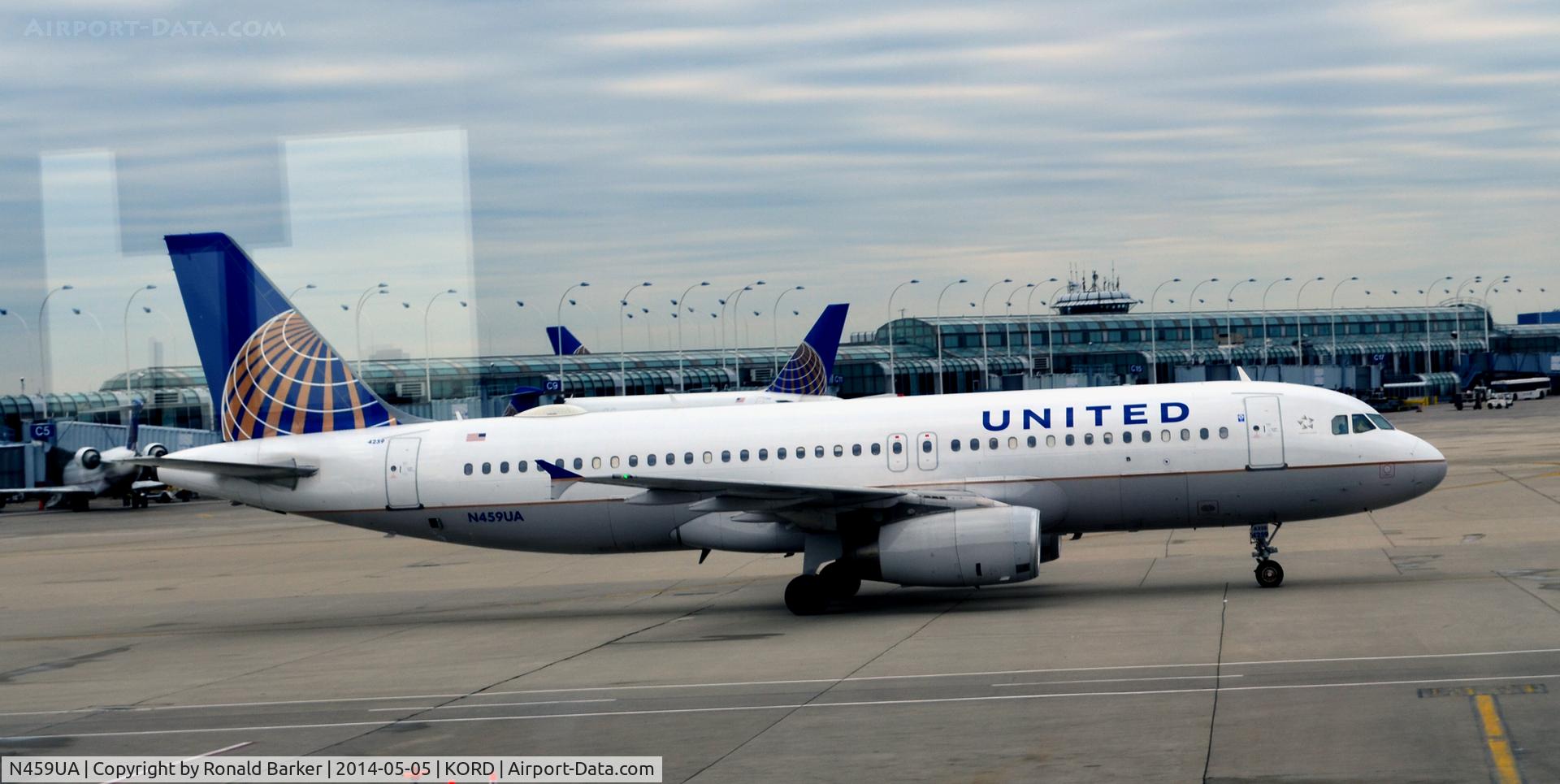 N459UA, 2000 Airbus A320-232 C/N 1192, Taxi O'Hare