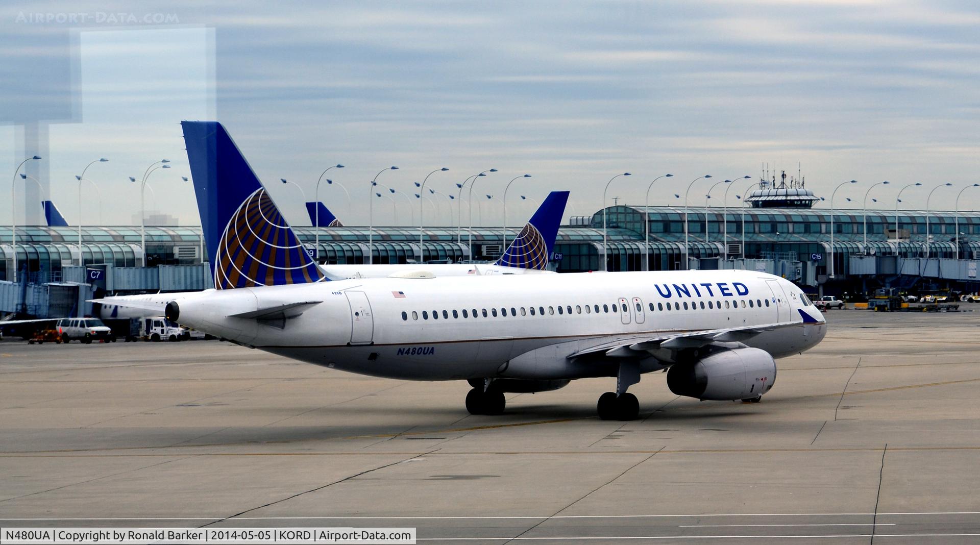 N480UA, 2001 Airbus A320-232 C/N 1555, Taxi O'Hare