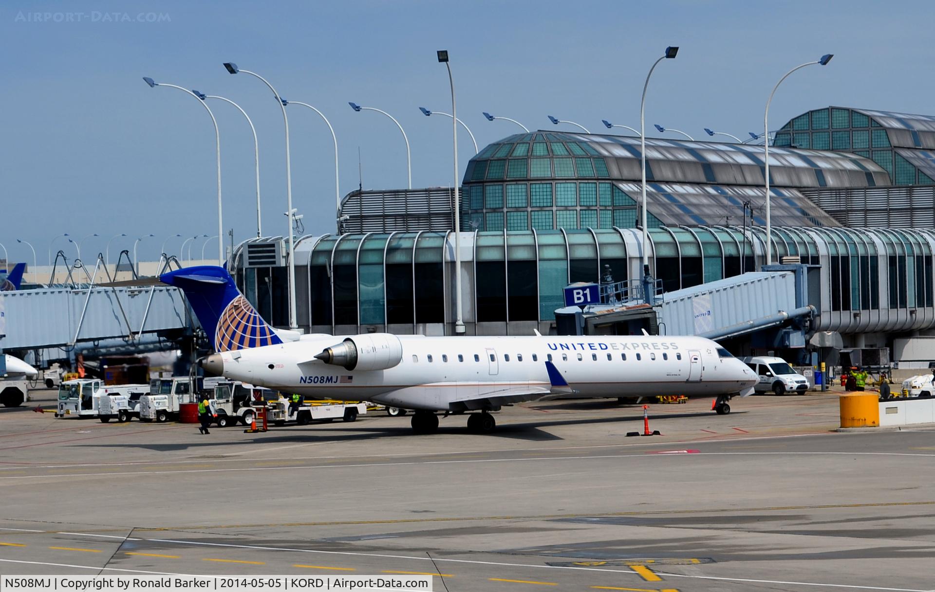 N508MJ, 2003 Bombardier CRJ-700 (CL-600-2C10) Regional Jet C/N 10087, Taxi O'Hare