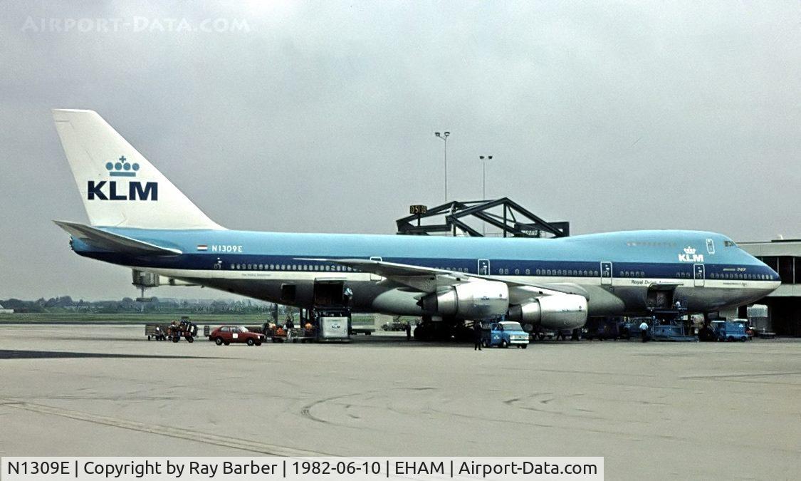 N1309E, 1981 Boeing 747-206B (SUD) C/N 22380, Boeing 747-206B SUD [22380] (KLM-Royal Dutch Airlines) Amsterdam-Schiphol~PH 10/06/1982. From a slide.