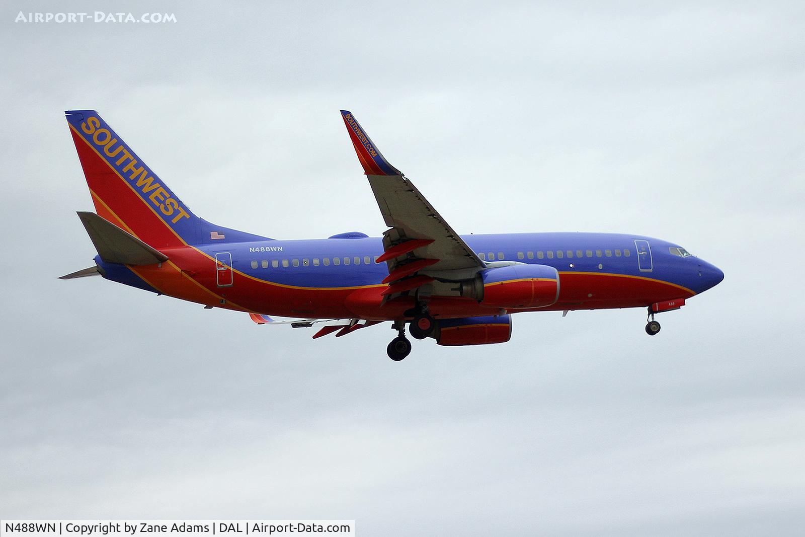N488WN, 2004 Boeing 737-7H4 C/N 33853, At Dallas Love Field