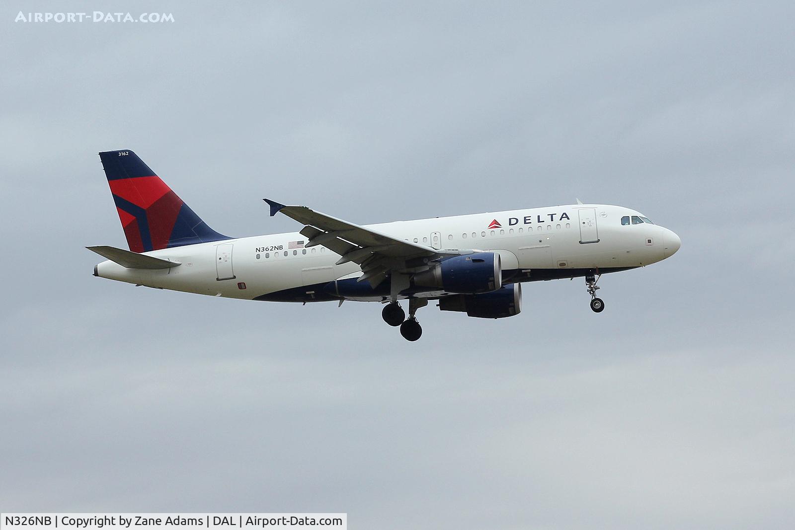 N326NB, 2001 Airbus A319-114 C/N 1498, At Dallas Love Field